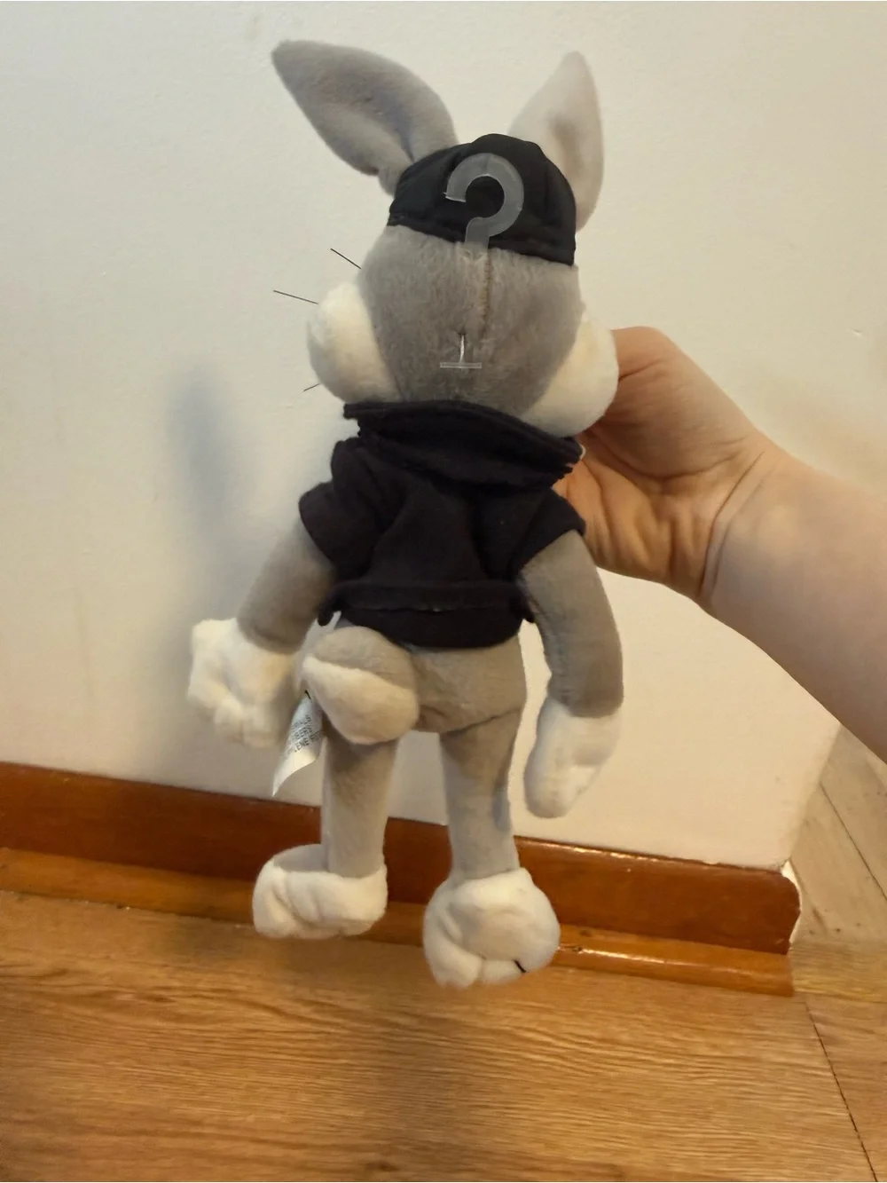 1999 Special Edition WBSS Warner Brothers Store Bugs Employee Bugs Bunny Beanie